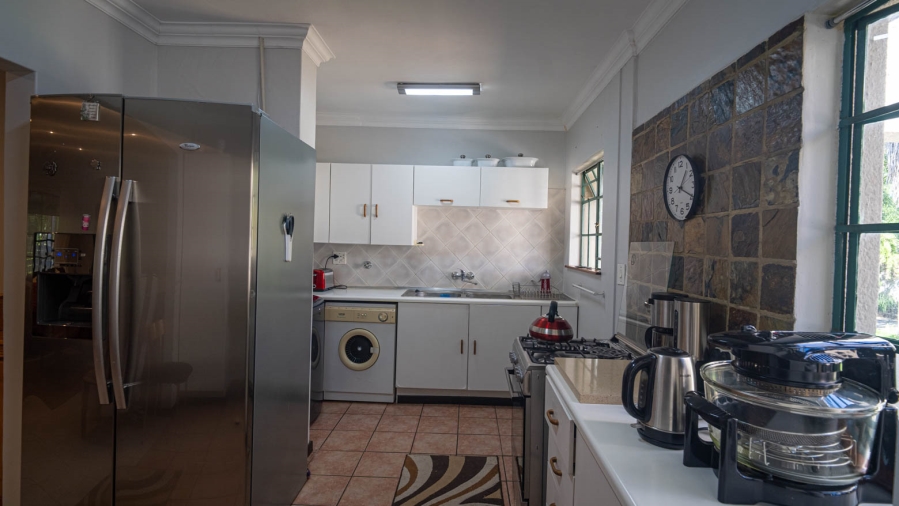 To Let 4 Bedroom Property for Rent in Farmall A H Gauteng