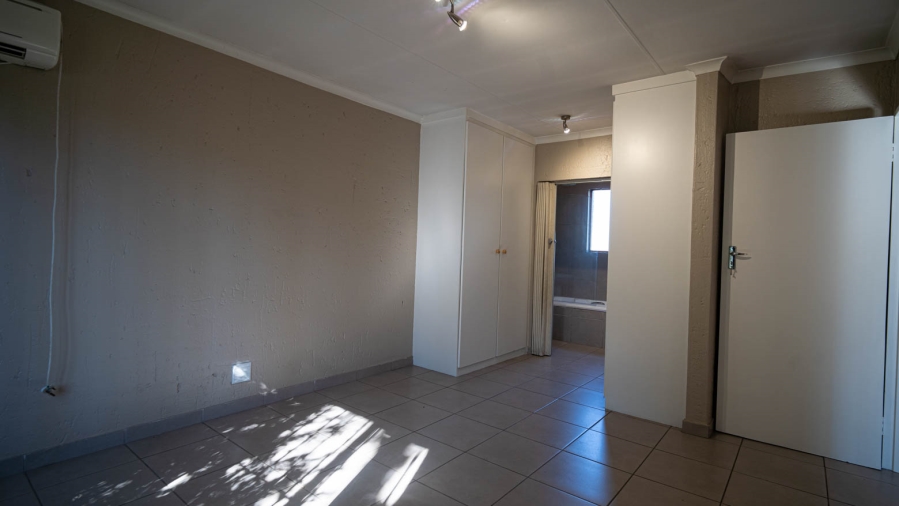 2 Bedroom Property for Sale in Bryanston Gauteng