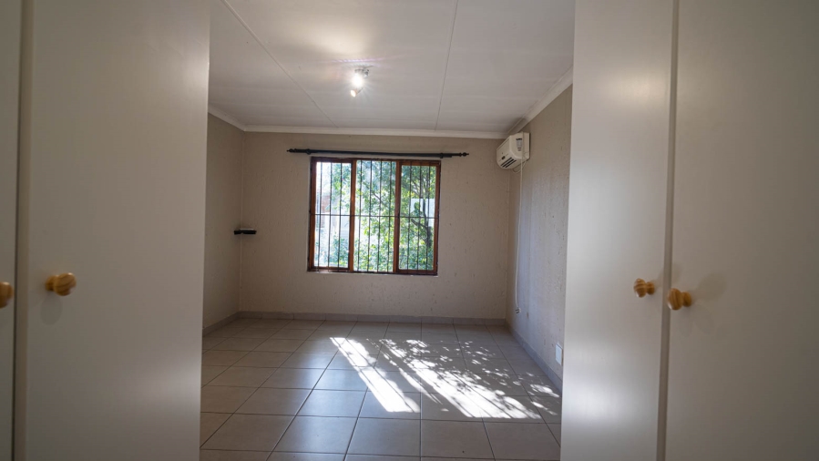 2 Bedroom Property for Sale in Bryanston Gauteng