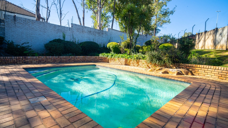2 Bedroom Property for Sale in Bryanston Gauteng