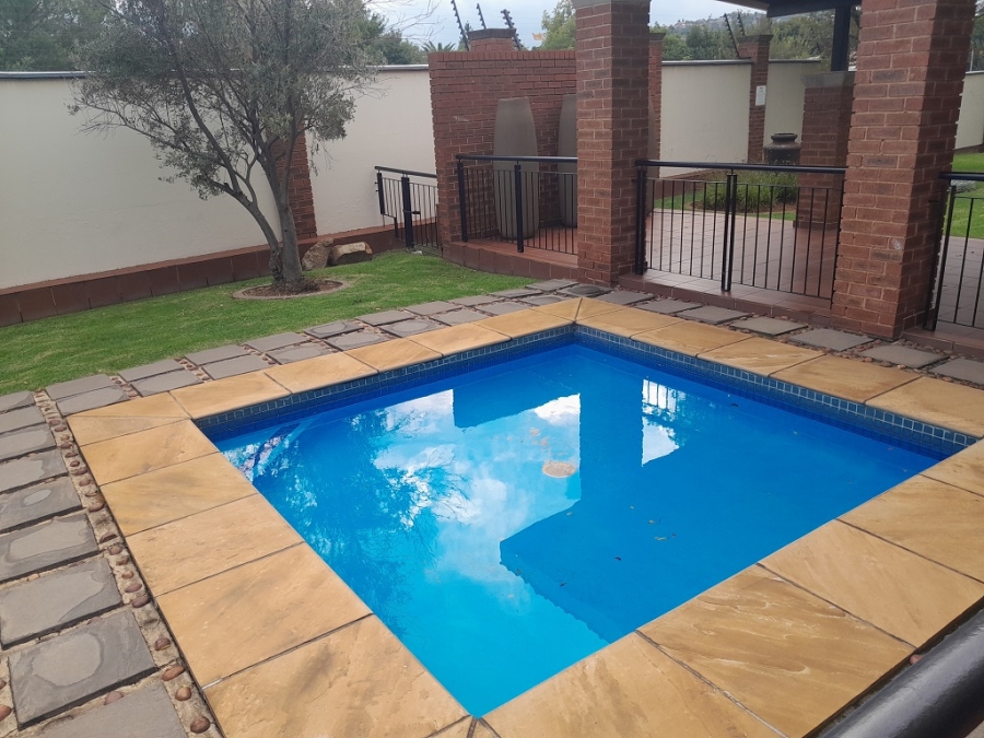 2 Bedroom Property for Sale in Glenvista Gauteng