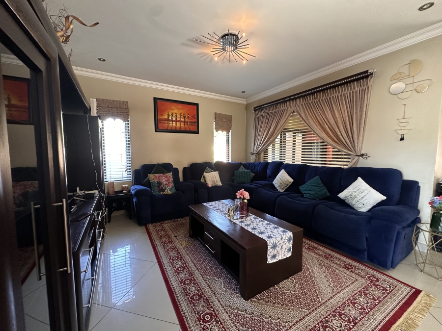4 Bedroom Property for Sale in Thatchfield Estate Gauteng