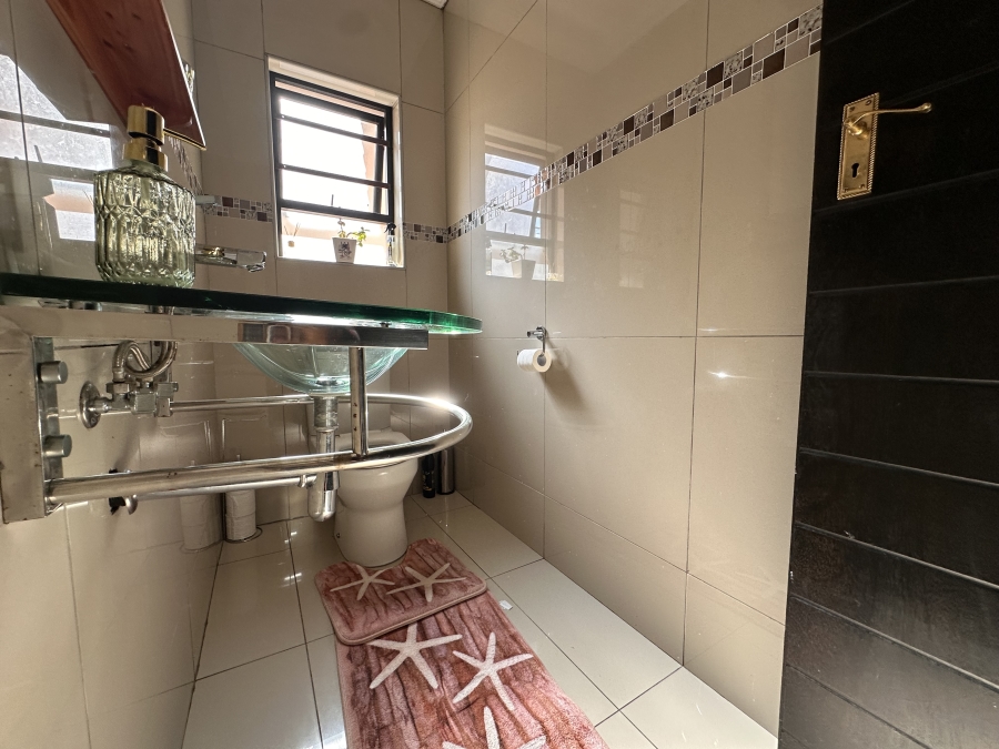 4 Bedroom Property for Sale in Thatchfield Estate Gauteng