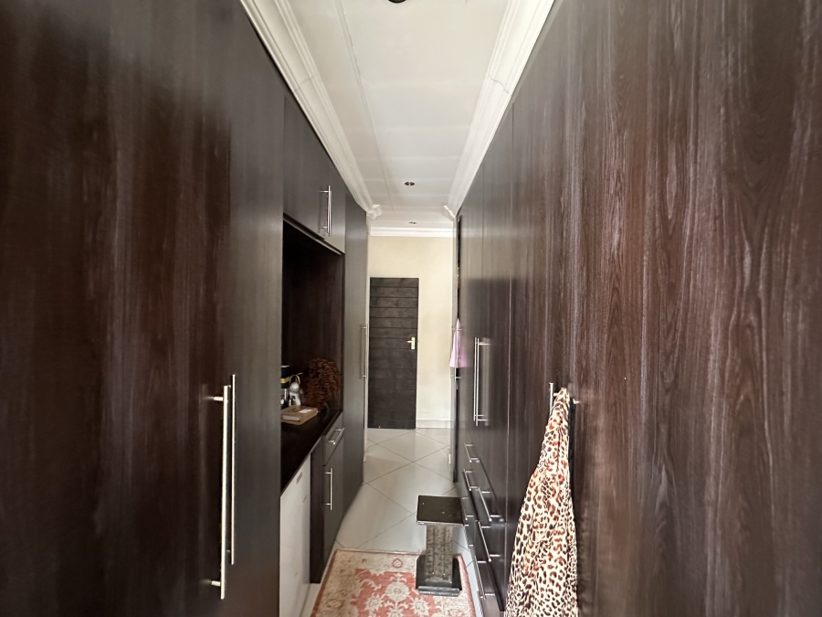 4 Bedroom Property for Sale in Thatchfield Estate Gauteng