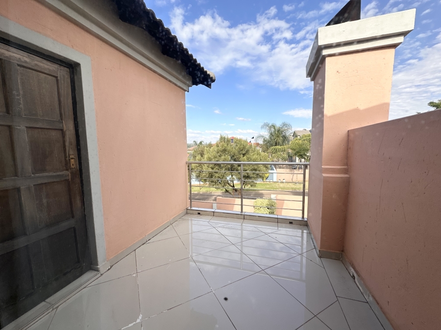 4 Bedroom Property for Sale in Thatchfield Estate Gauteng