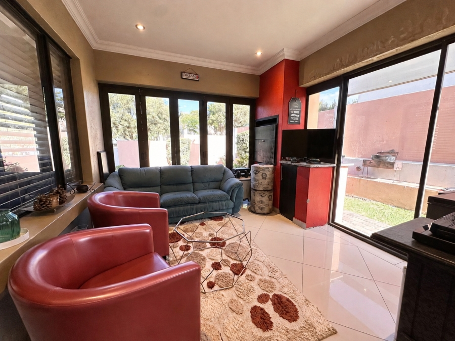 4 Bedroom Property for Sale in Thatchfield Estate Gauteng