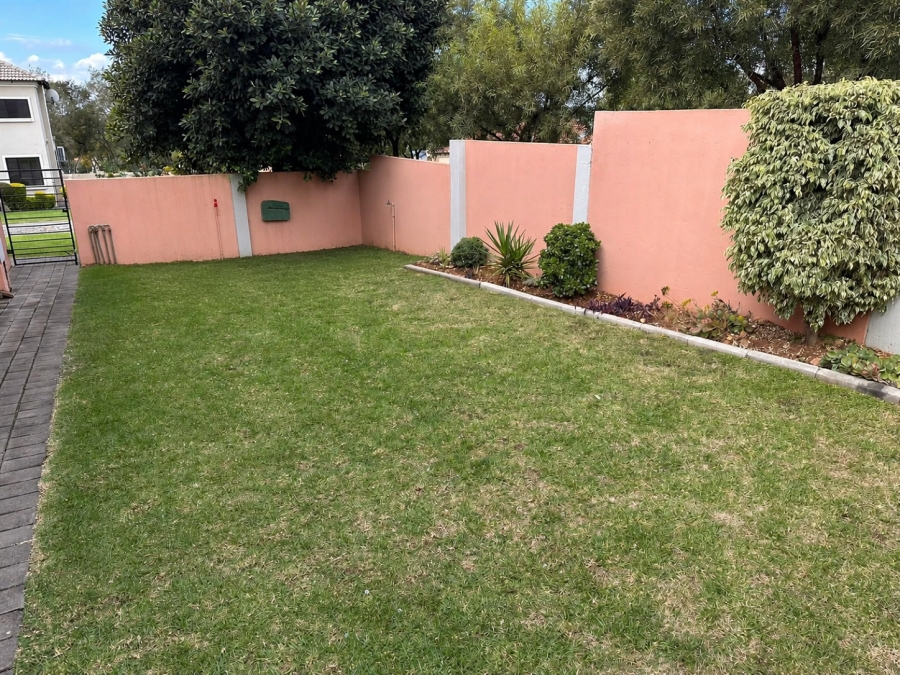 4 Bedroom Property for Sale in Thatchfield Estate Gauteng