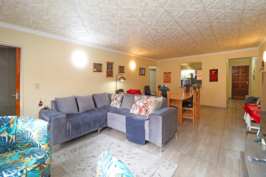 2 Bedroom Property for Sale in Northcliff Gauteng