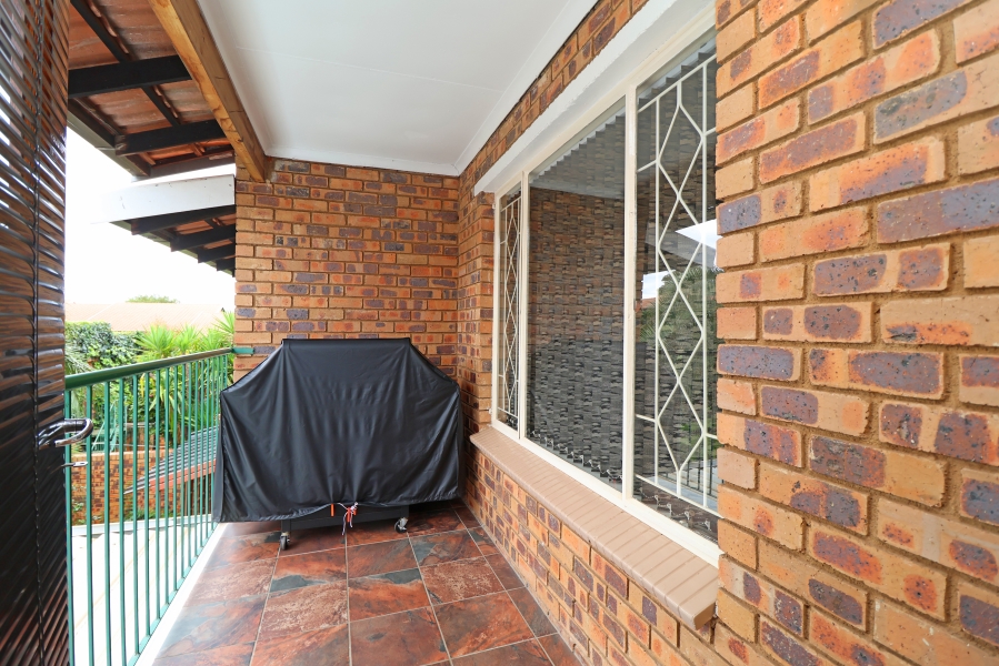 2 Bedroom Property for Sale in Northcliff Gauteng