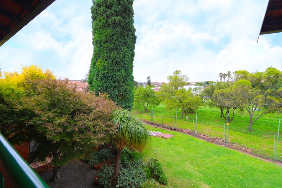2 Bedroom Property for Sale in Northcliff Gauteng