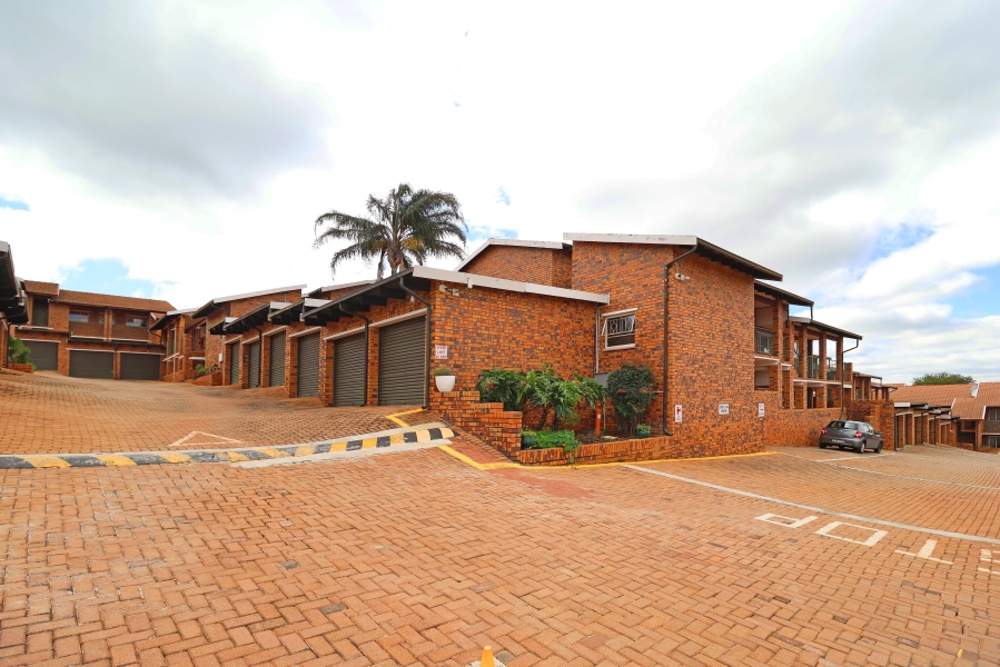 2 Bedroom Property for Sale in Northcliff Gauteng