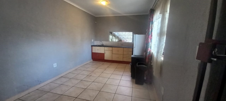 To Let 1 Bedroom Property for Rent in Blairgowrie Gauteng