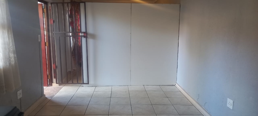 To Let 1 Bedroom Property for Rent in Blairgowrie Gauteng