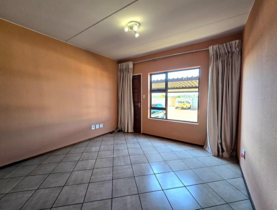 2 Bedroom Property for Sale in Albertsdal Gauteng