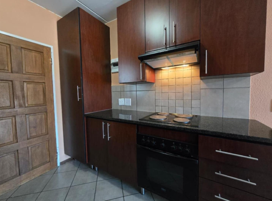 2 Bedroom Property for Sale in Albertsdal Gauteng