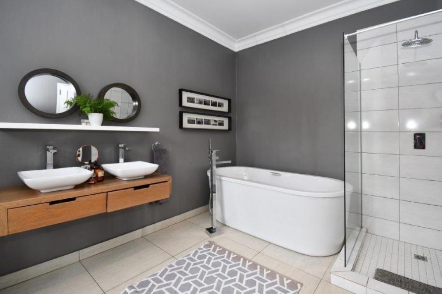 To Let 2 Bedroom Property for Rent in Melrose Gauteng