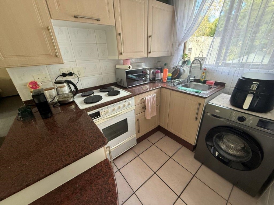 To Let 1 Bedroom Property for Rent in Melrose Gauteng