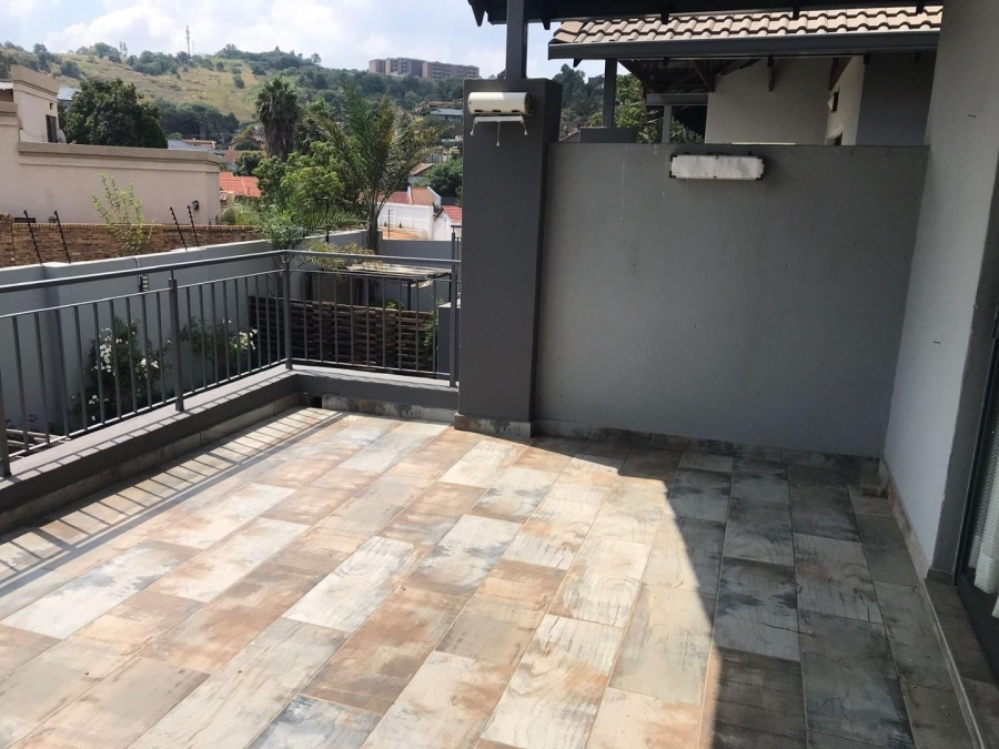 2 Bedroom Property for Sale in Gleneagles Gauteng