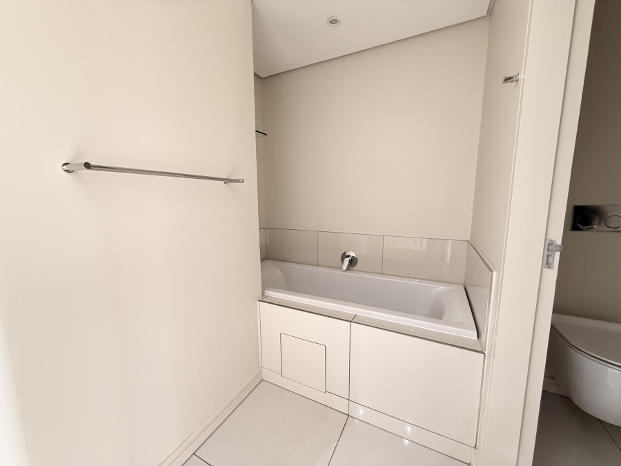 To Let 2 Bedroom Property for Rent in Rosebank Gauteng