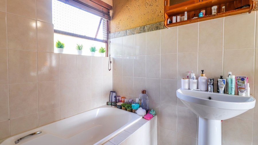 2 Bedroom Property for Sale in Morningside Gauteng