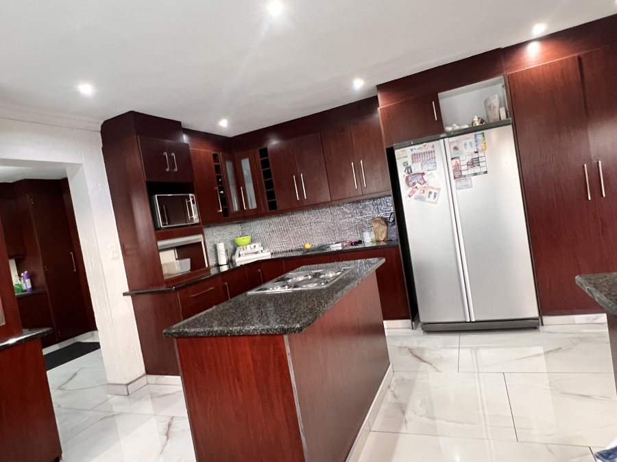 4 Bedroom Property for Sale in Vanderbijlpark SW 5 Gauteng