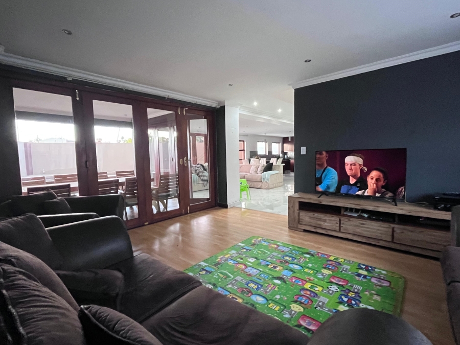 4 Bedroom Property for Sale in Vanderbijlpark SW 5 Gauteng