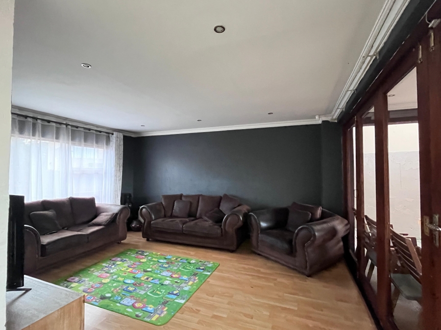 4 Bedroom Property for Sale in Vanderbijlpark SW 5 Gauteng
