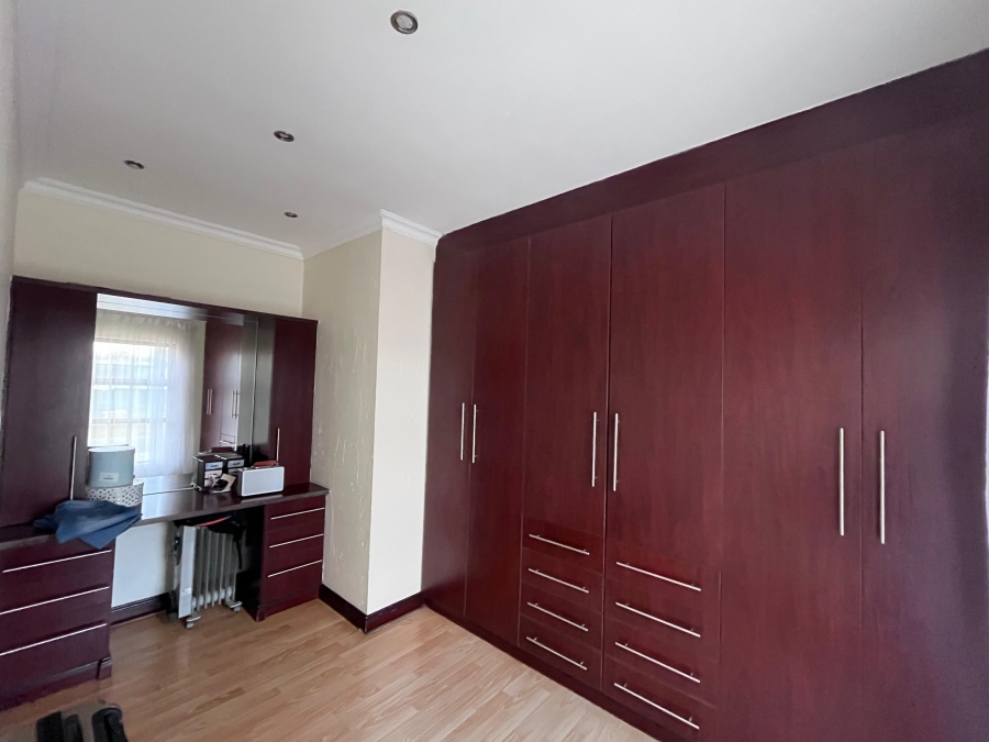4 Bedroom Property for Sale in Vanderbijlpark SW 5 Gauteng