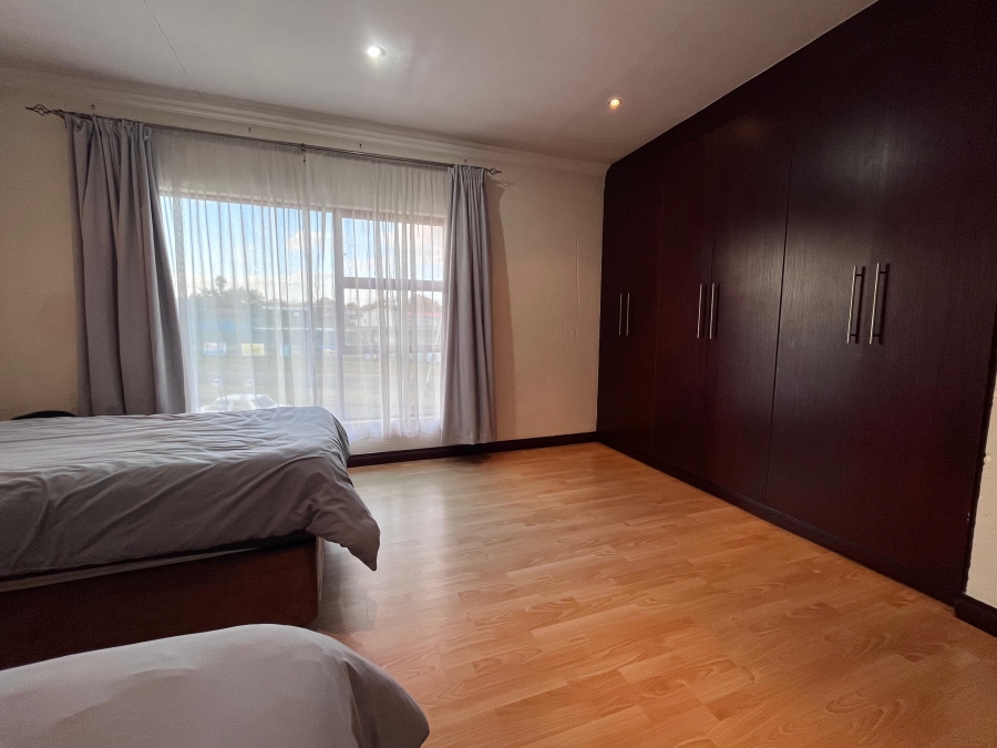 4 Bedroom Property for Sale in Vanderbijlpark SW 5 Gauteng