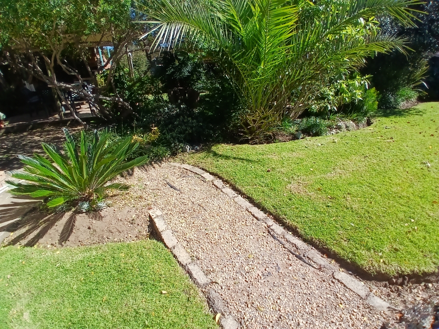 4 Bedroom Property for Sale in Dunnottar Gauteng