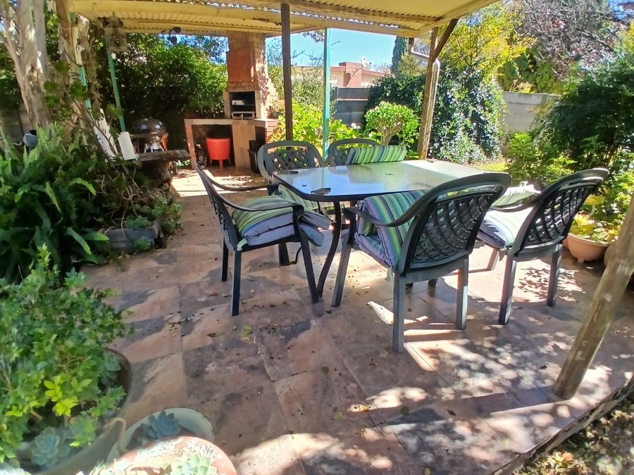 4 Bedroom Property for Sale in Dunnottar Gauteng