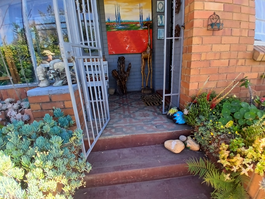 4 Bedroom Property for Sale in Dunnottar Gauteng
