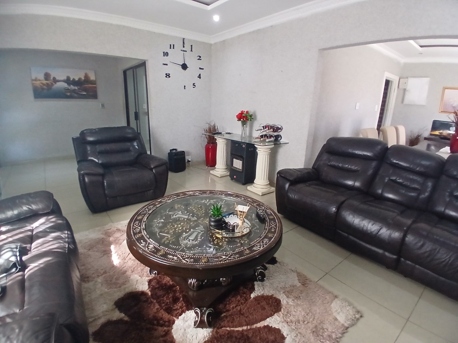 3 Bedroom Property for Sale in Dunnottar Gauteng