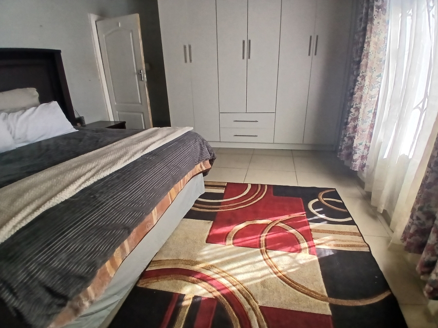 3 Bedroom Property for Sale in Dunnottar Gauteng