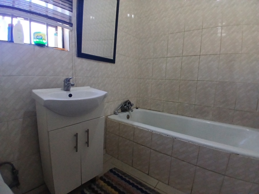 3 Bedroom Property for Sale in Dunnottar Gauteng