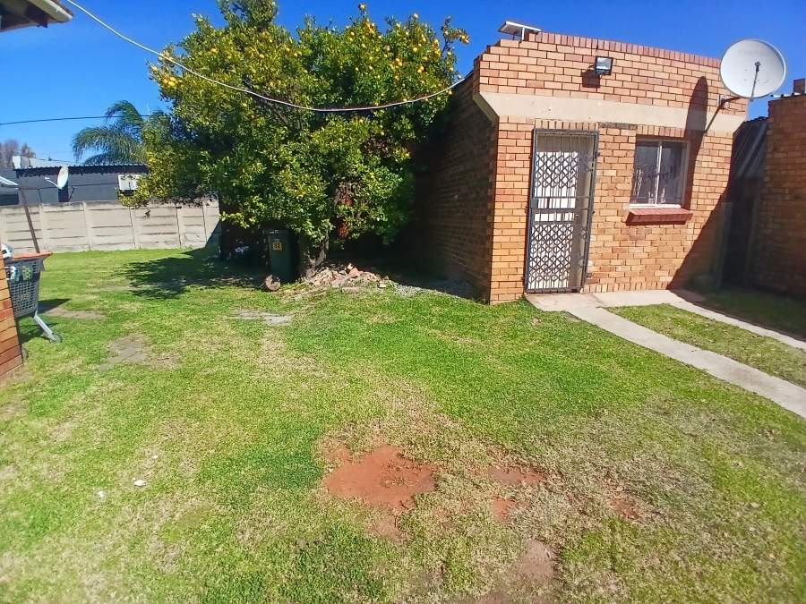3 Bedroom Property for Sale in Dunnottar Gauteng