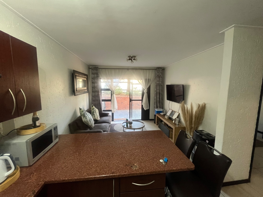 To Let 1 Bedroom Property for Rent in Jackal Creek Golf Estate Gauteng