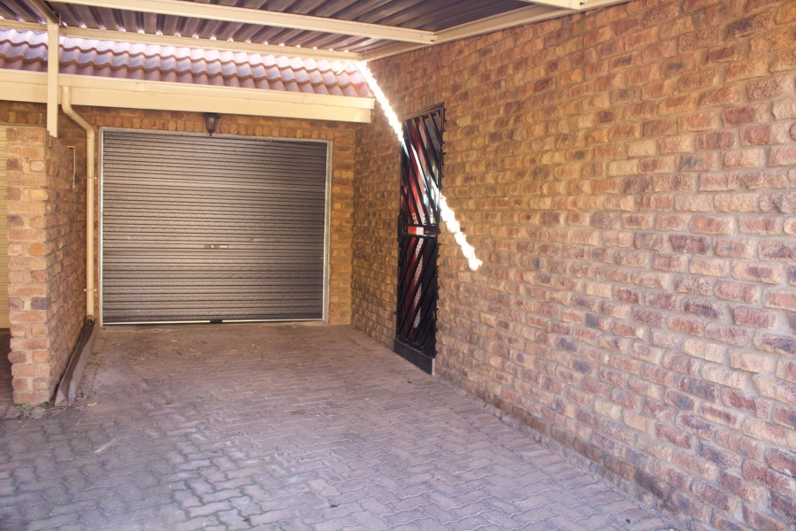 3 Bedroom Property for Sale in Glen Marais Gauteng