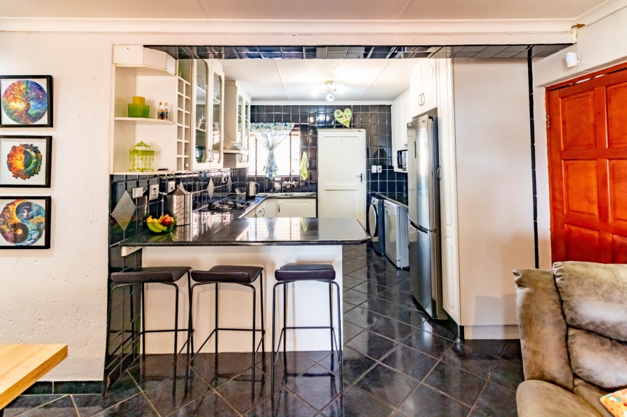 3 Bedroom Property for Sale in Glen Marais Gauteng