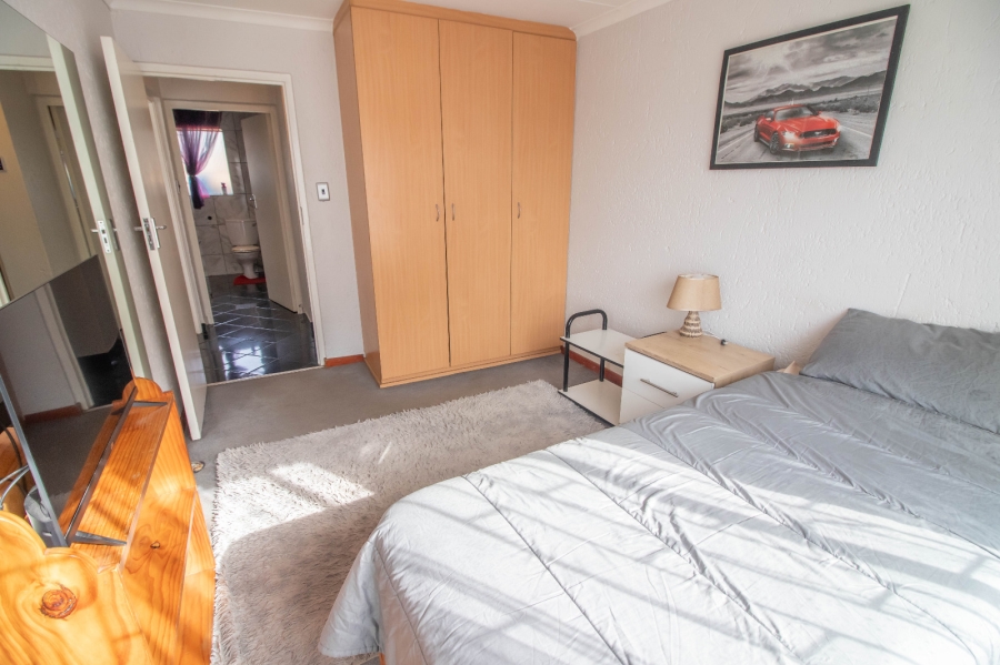 3 Bedroom Property for Sale in Glen Marais Gauteng