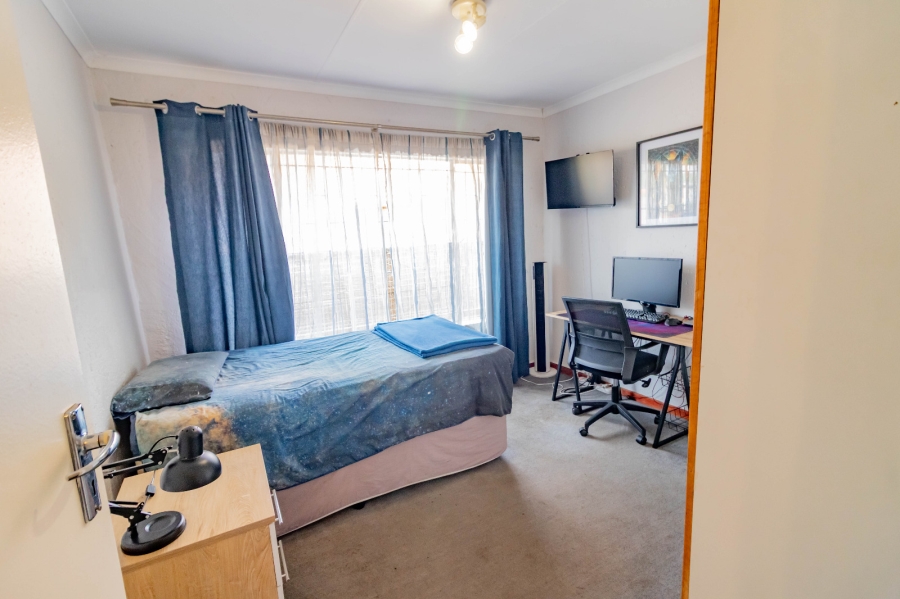 3 Bedroom Property for Sale in Glen Marais Gauteng