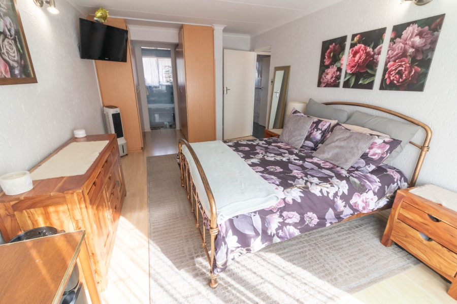 3 Bedroom Property for Sale in Glen Marais Gauteng