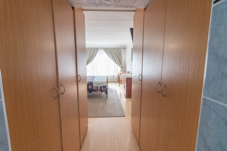 3 Bedroom Property for Sale in Glen Marais Gauteng