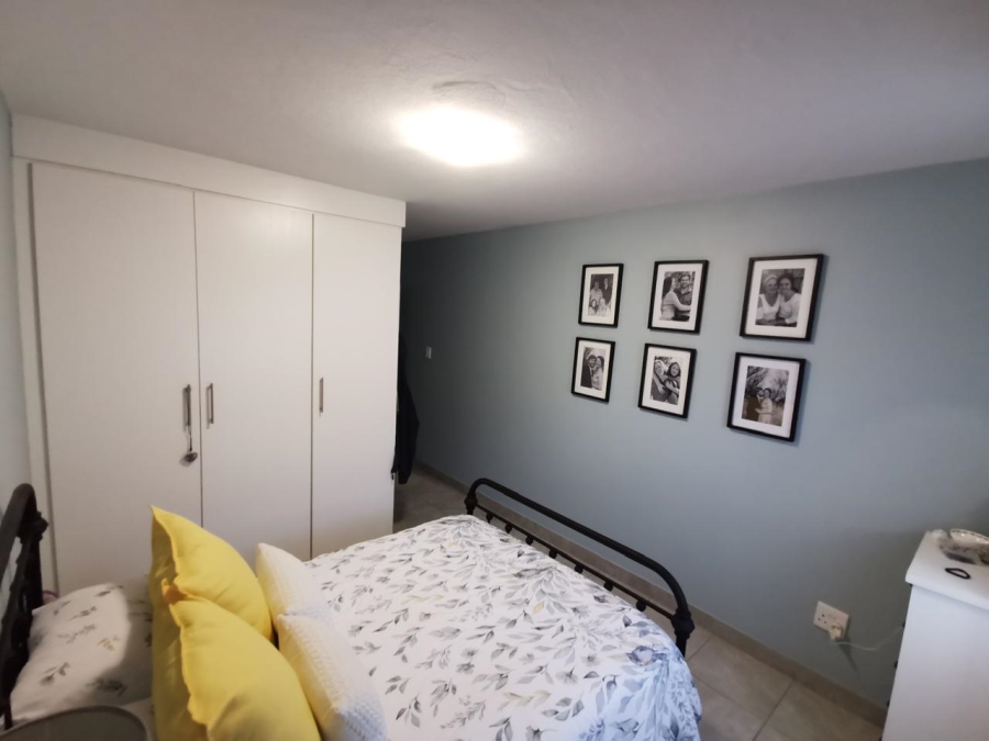 2 Bedroom Property for Sale in Die Hoewes Gauteng