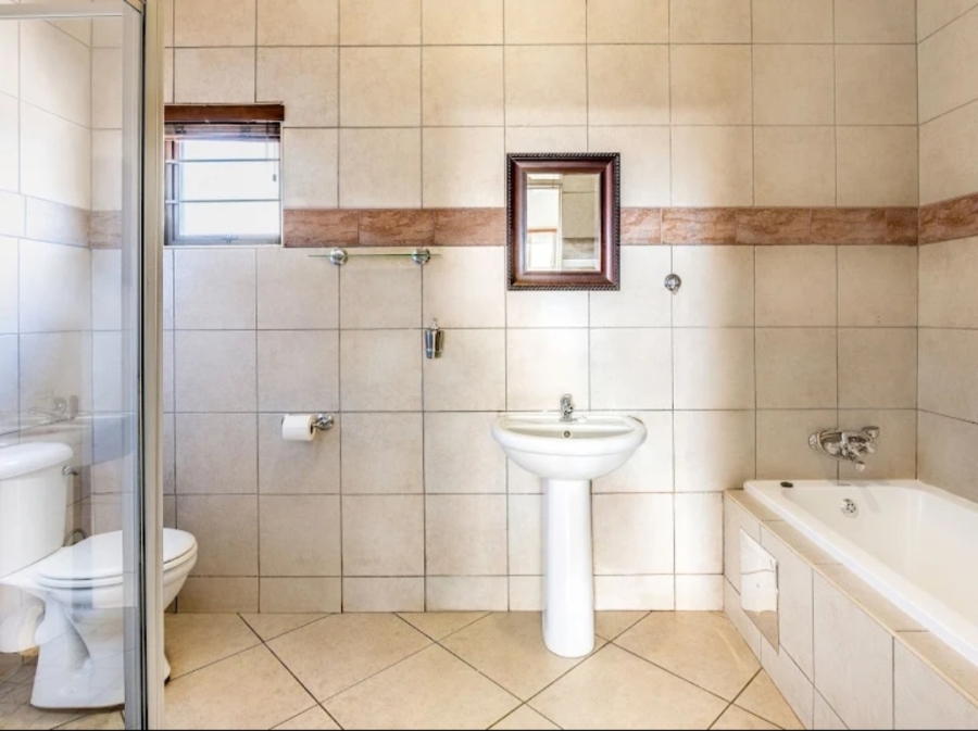 33 Bedroom Property for Sale in Erasmusrand Gauteng
