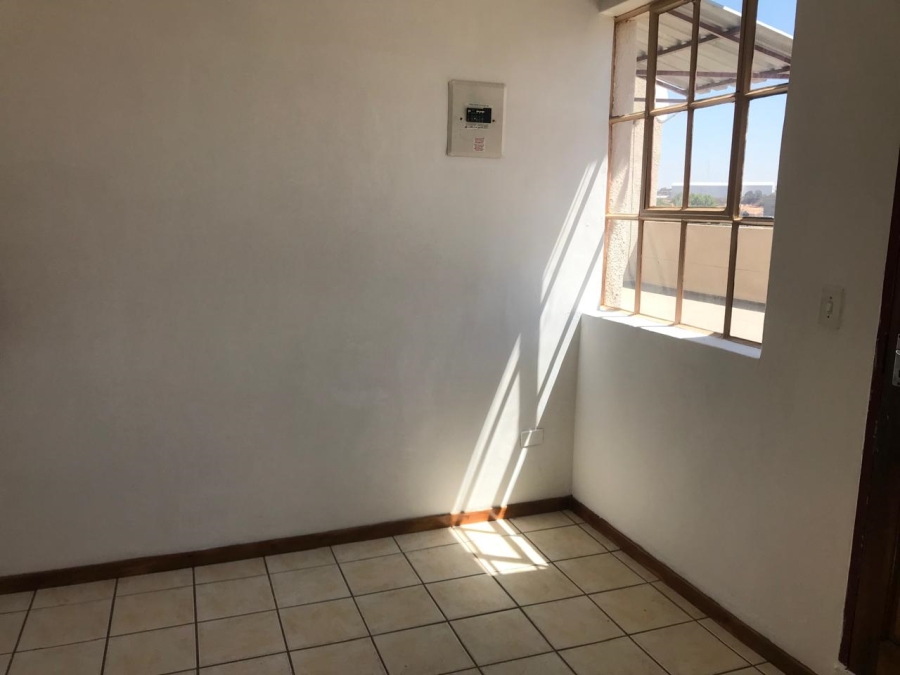 1 Bedroom Property for Sale in Booysens Gauteng