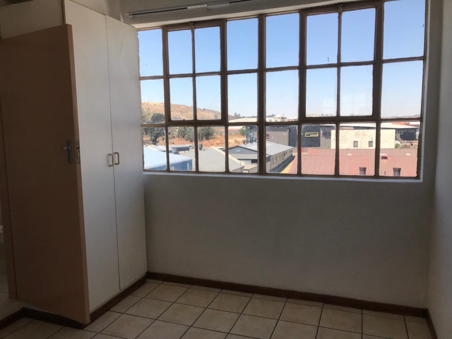 1 Bedroom Property for Sale in Booysens Gauteng