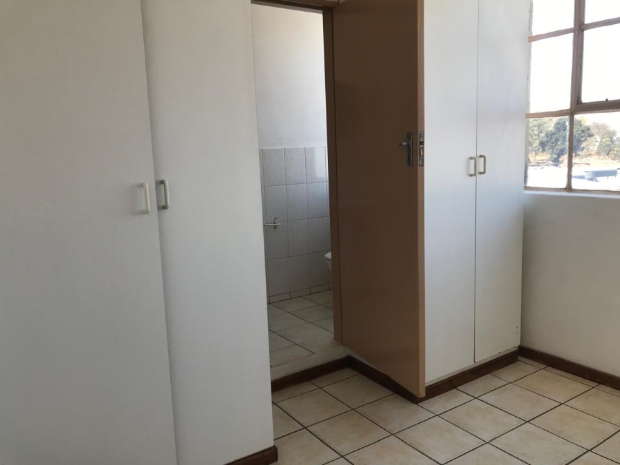 1 Bedroom Property for Sale in Booysens Gauteng