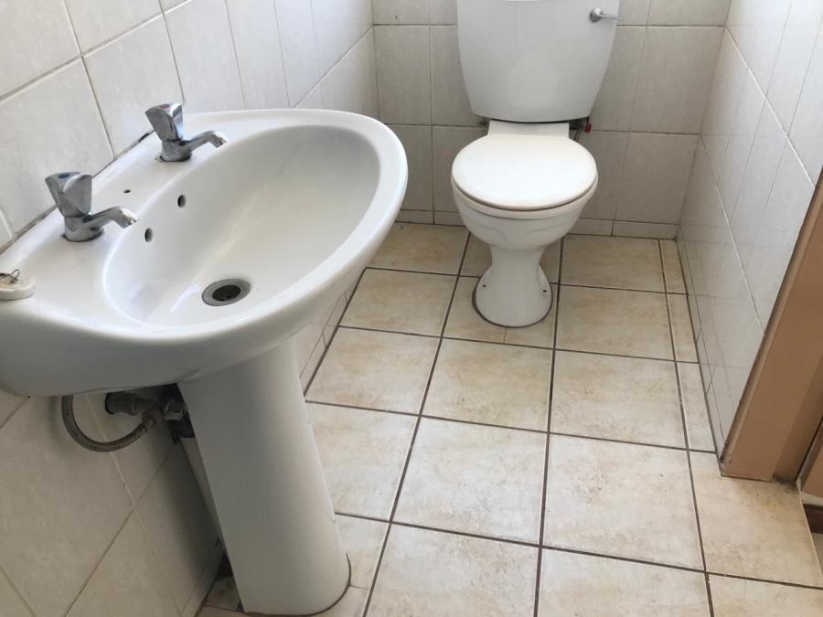 1 Bedroom Property for Sale in Booysens Gauteng