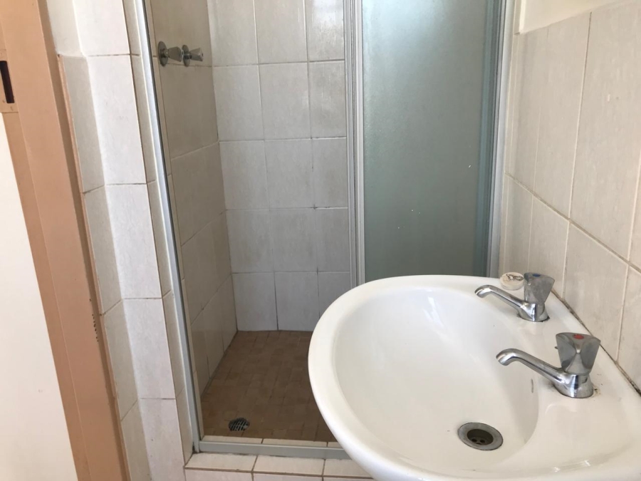 1 Bedroom Property for Sale in Booysens Gauteng